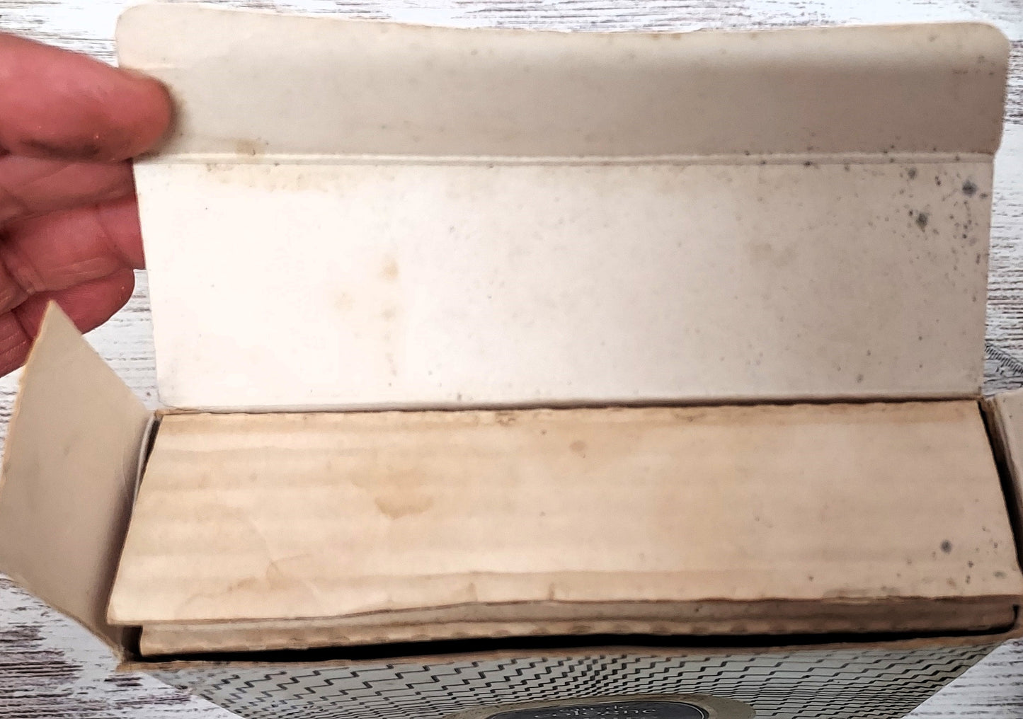 Parure Guerlain EDC (eau de cologne SPLASH) SIZE: 18cm x 12cm Extremely rare.