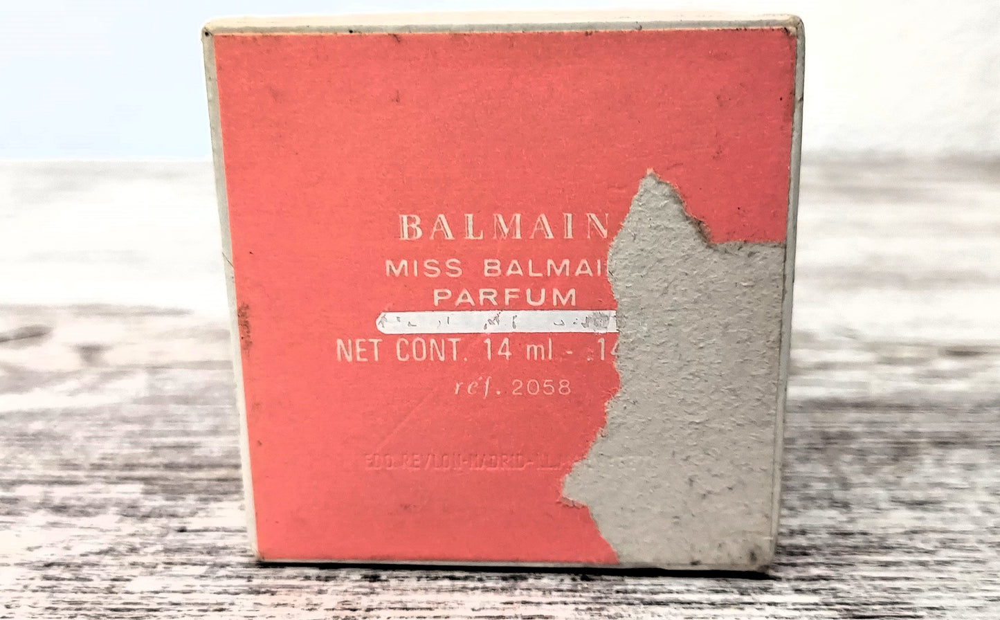 Compartir Miss Balmain PURE PARFUM 14ml. Discontinued vintage extremely rare. DAMAGED BOX.