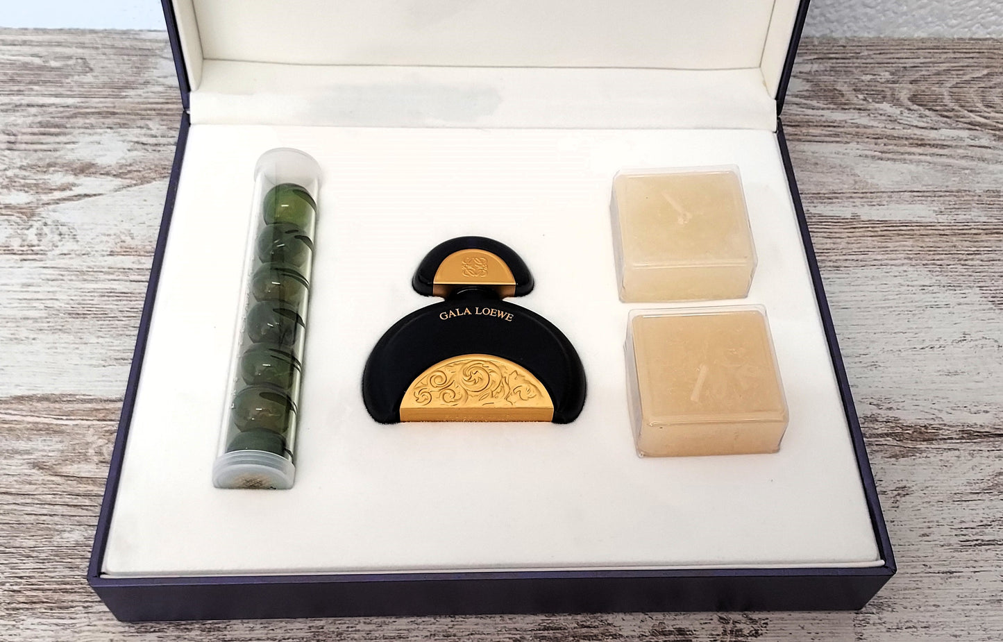 Gala Loewe EDT (eau de toilette) 50ml + Bath Pearls + 2 Candles. Vintage set.
