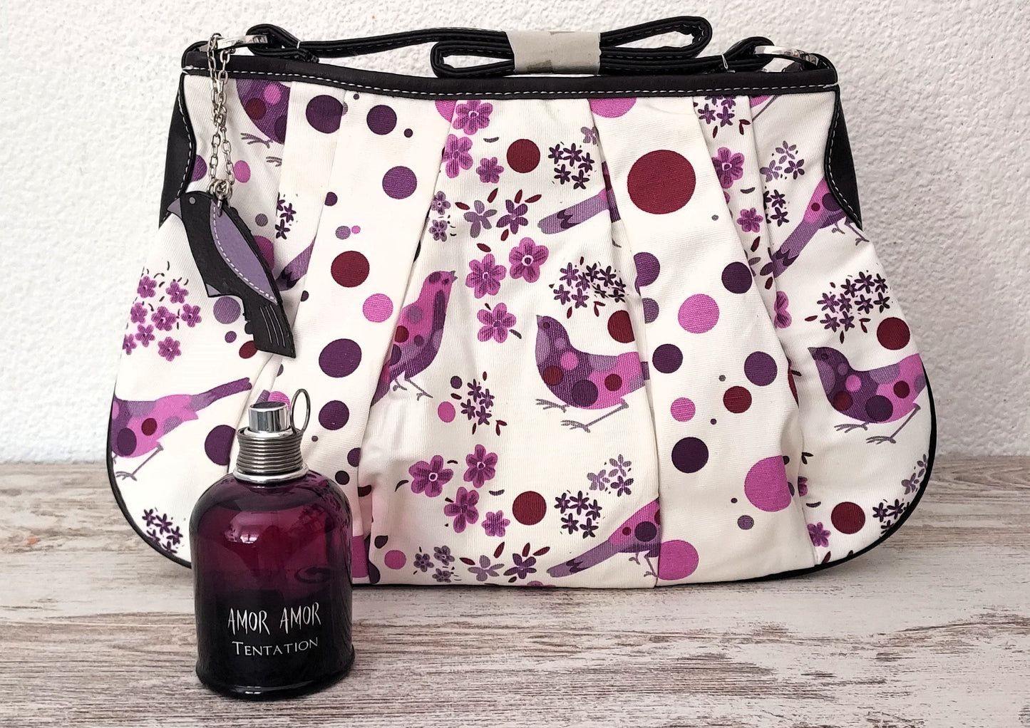 Amor Amor Tentation Cacharel EDP (eau de parfum) 100ml + Bag or Toiletry Bag. Discontinued.
