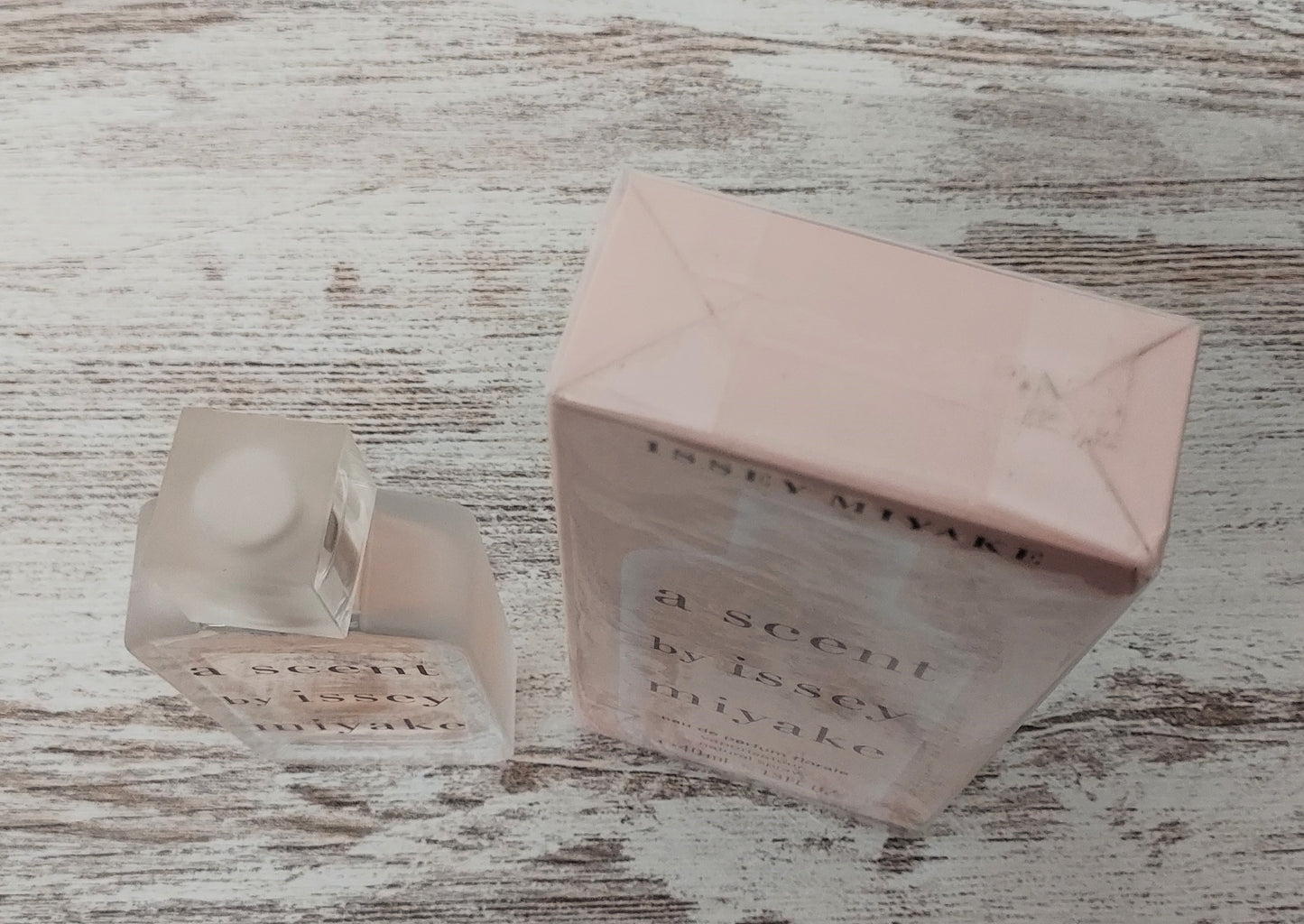 A Scent Florale Issey Miyake EDP (eau de parfum) 40ml. Discontinued.
