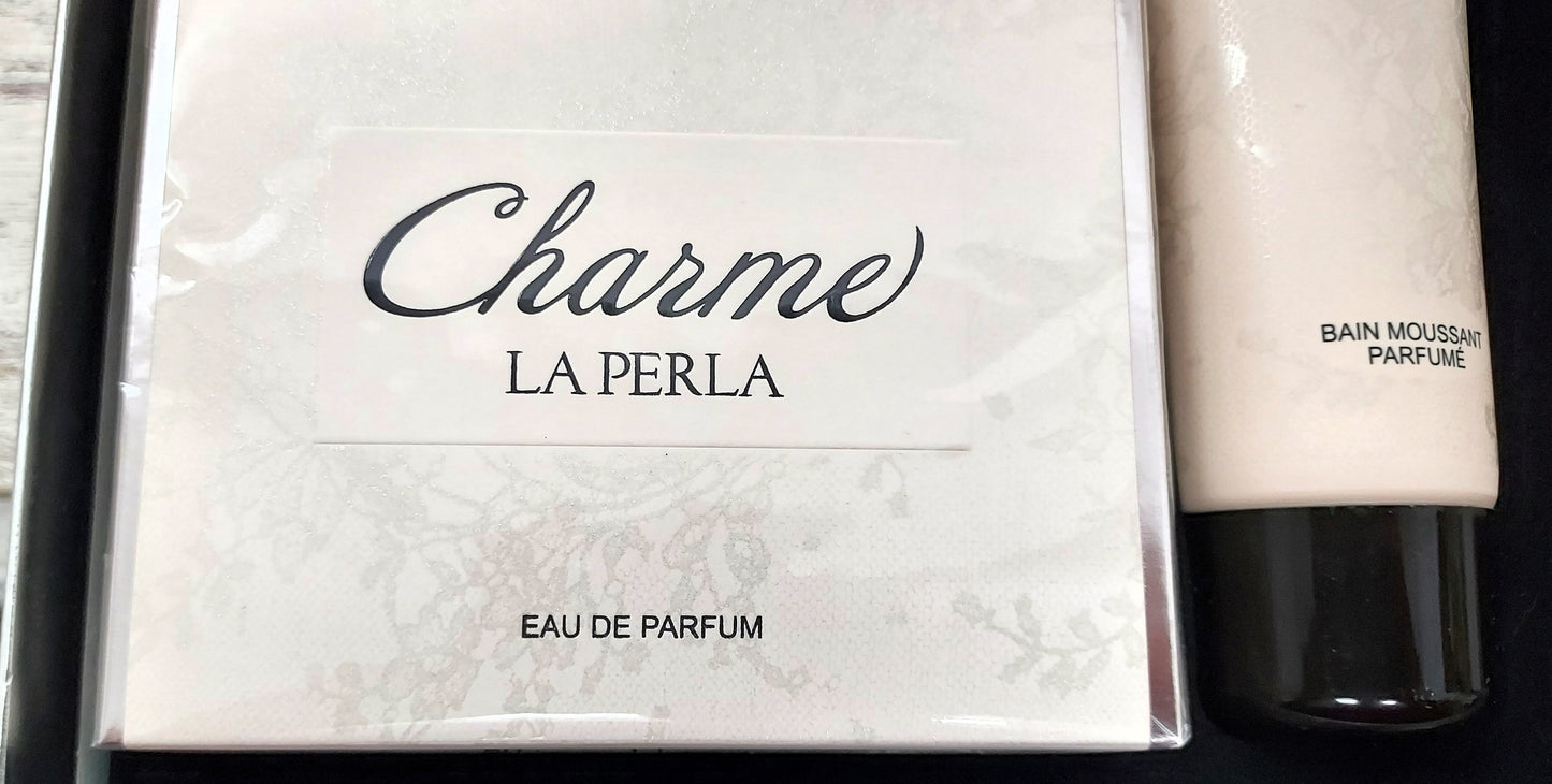 Charme La Perla EDP (eau de parfum) 50ml + Body Lotion 125ml + Shower Gel 125ml.