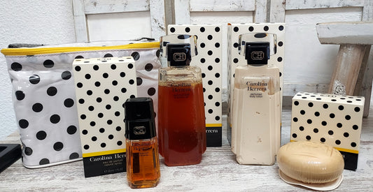 Carolina Herrera Classic EDP 30ml + Body Lotion 200ml + Gel 200ml + Soap + Bag.