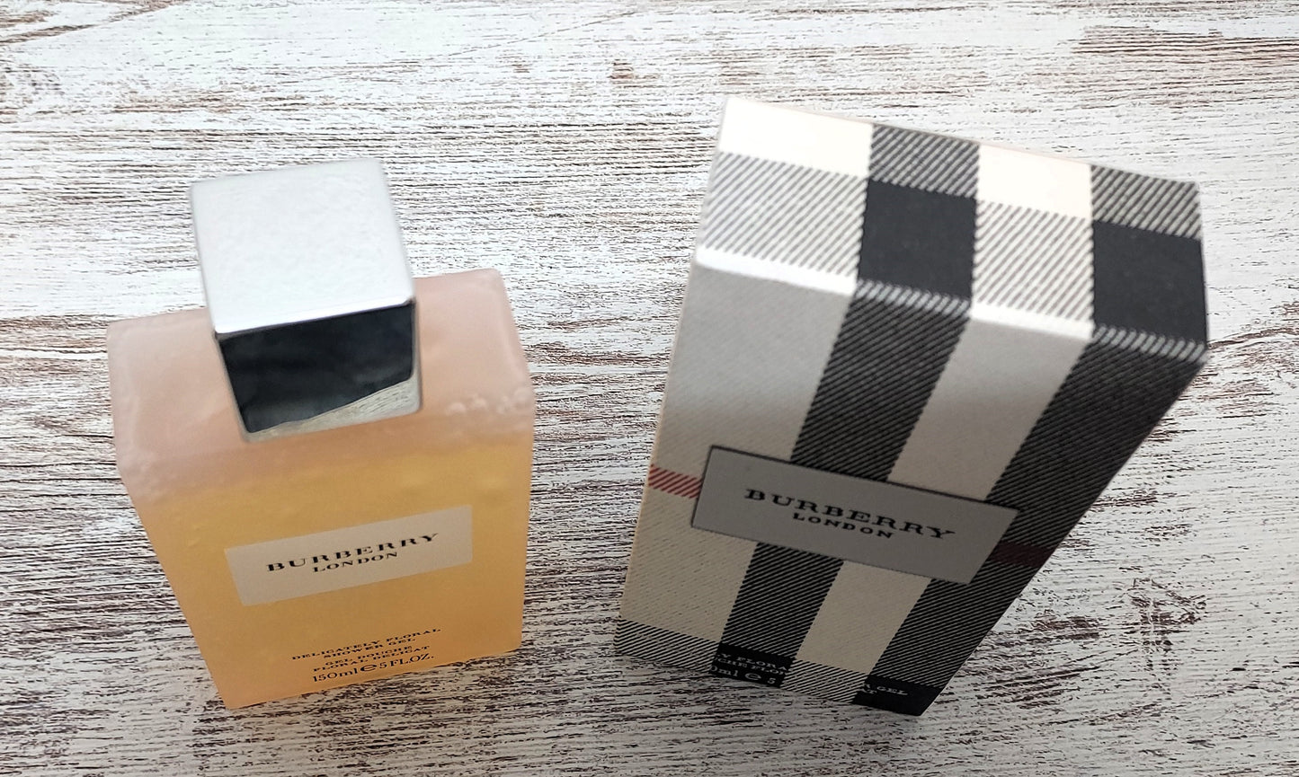 Burberry London for Her Delicate floral shower gel 150 ml. Discontinued vintage.