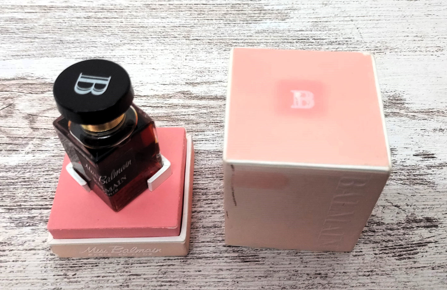 Compartir Miss Balmain PURE PARFUM 14ml. Discontinued vintage extremely rare. DAMAGED BOX.