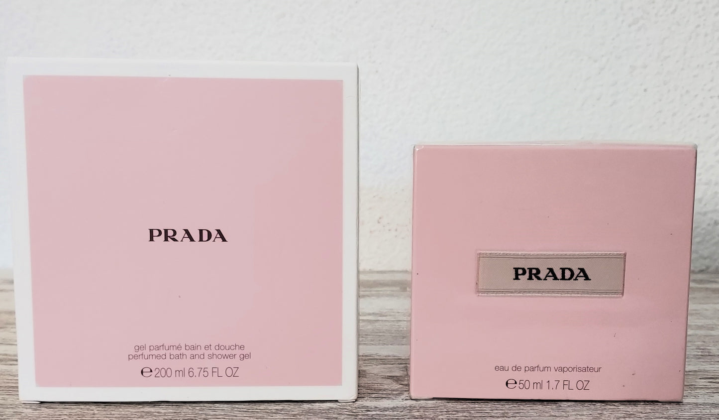 Prada eau de parfum 50ml + Shower Gel 200ml. Discontinued vintage 2004.