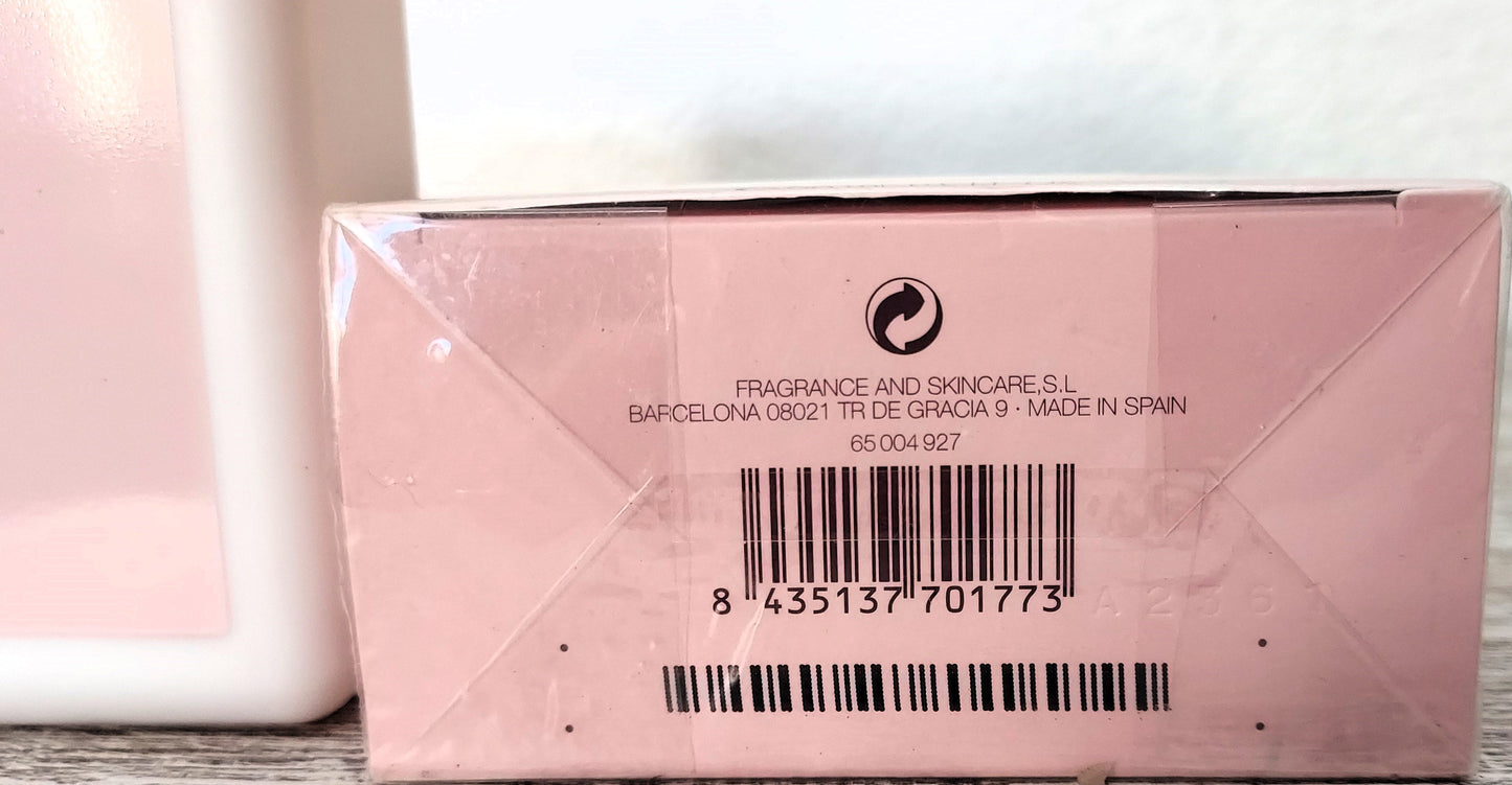 Prada eau de parfum 50ml + Shower Gel 200ml. Discontinued vintage 2004.