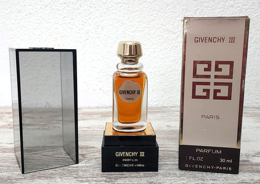 Givenchy III PURE PARFUM 30ml. Vintage extremely rare item. BOX STAINED.