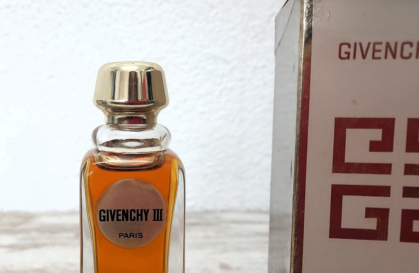 Givenchy III PURE PARFUM 30ml. Vintage extremely rare item. BOX STAINED.