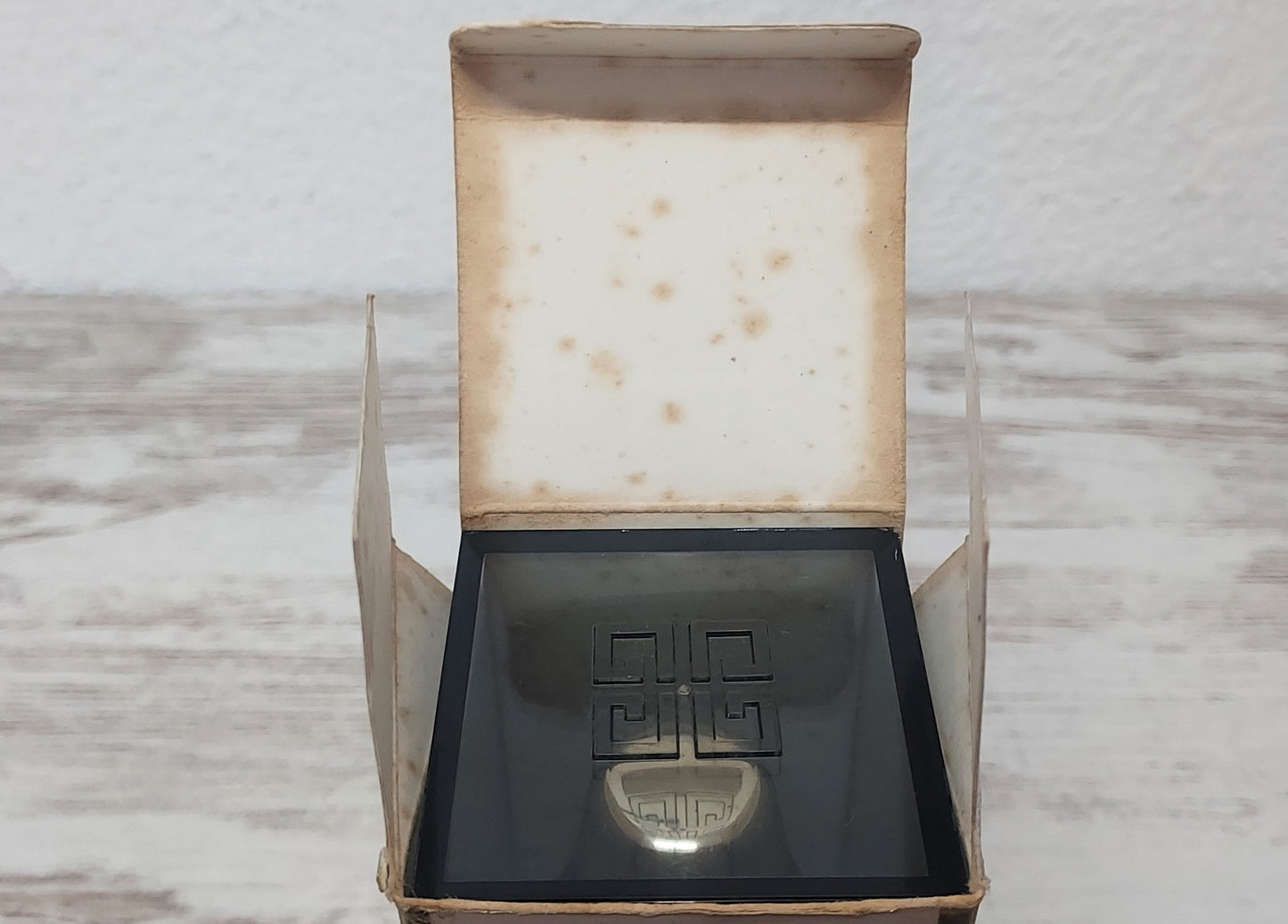 Givenchy III PURE PARFUM 30ml. Vintage extremely rare item. BOX STAINED.