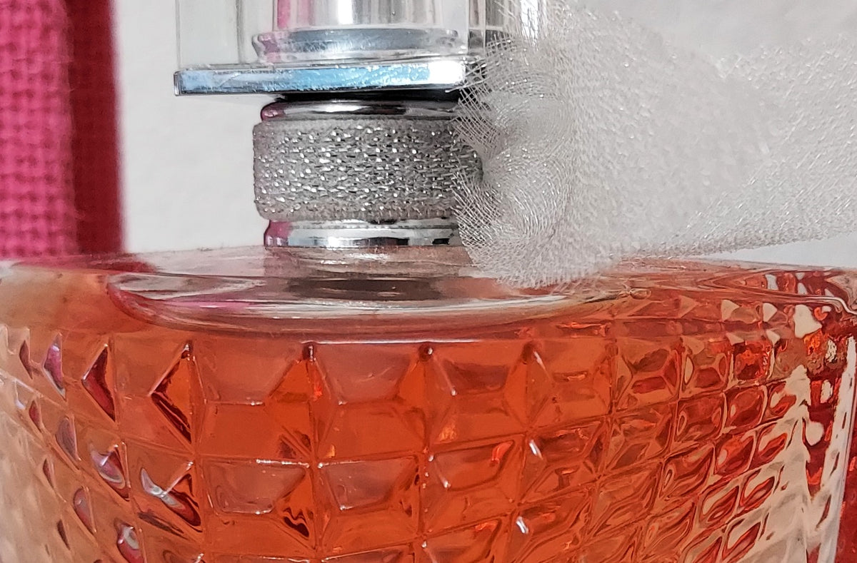 La Vie Est Belle L'Eclat Lancome EDP (l'eau de parfum) 75 ml. Discontinued.