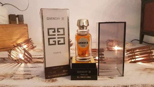 Givenchy III PURE PARFUM 30ml. Vintage extremely rare item. BOX STAINED.
