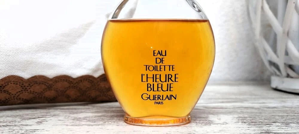 L’Heure Bleue Guerlain EDT (eau de toilette). Size: 12cm x 7cm. Partially evaporated.