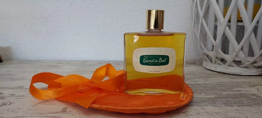 Carnet du Bal Revillon EDT (eau de toilette SPLASH) 240ml. Extremely rare vintage.